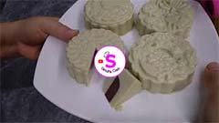 Puding Moon Cake